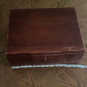 Crown Wooden Humidor - Dark Brown Finish